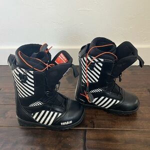 Thirty-Two Snowboard Boots Size 8